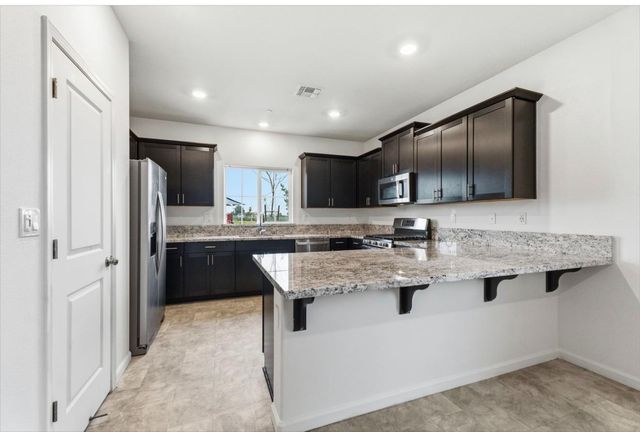 1462 W Randy Court, Fowler, CA 93625