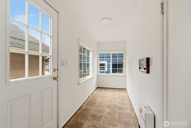 921 N 50th Street, Seattle, WA 98103