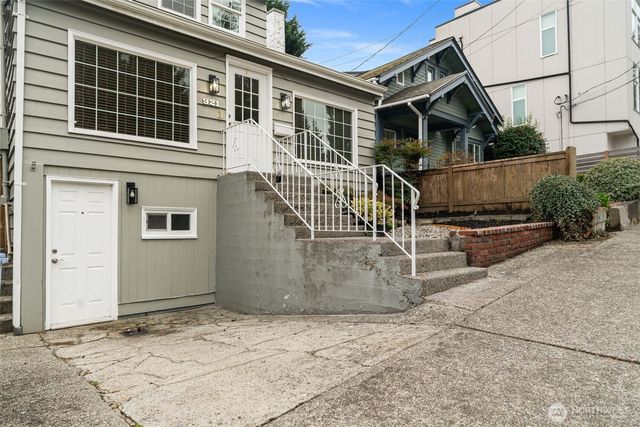 921 N 50th Street, Seattle, WA 98103