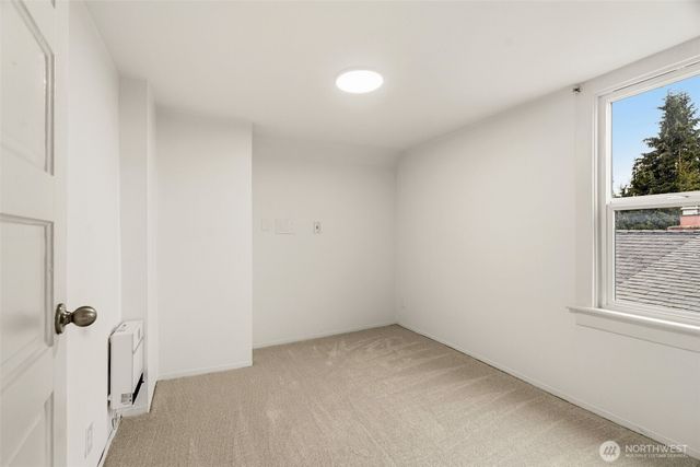 921 N 50th Street, Seattle, WA 98103