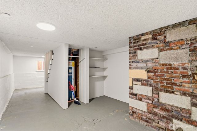 921 N 50th Street, Seattle, WA 98103