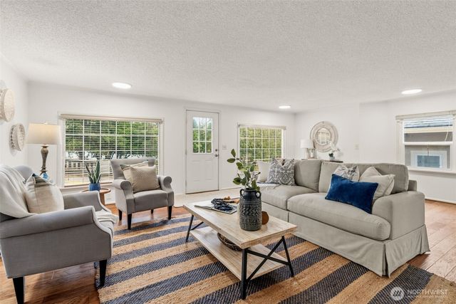 921 N 50th Street, Seattle, WA 98103