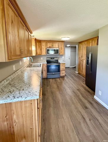 7805 US HWY 50 E Highway, Bedford, IN 47421