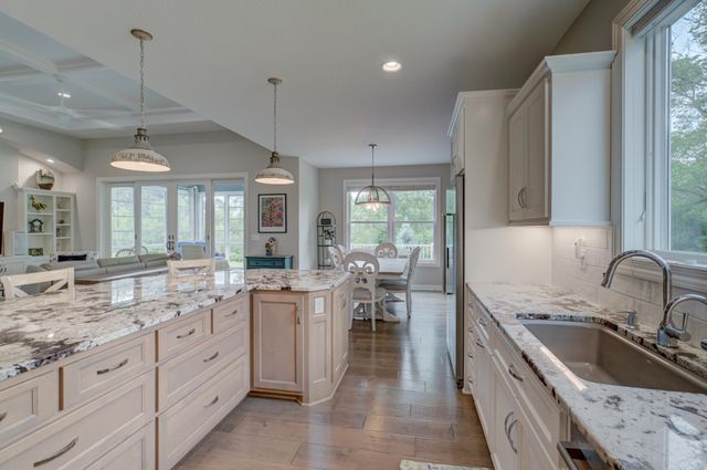 11322 Latrobe Lane N, Lake Elmo, MN 55042