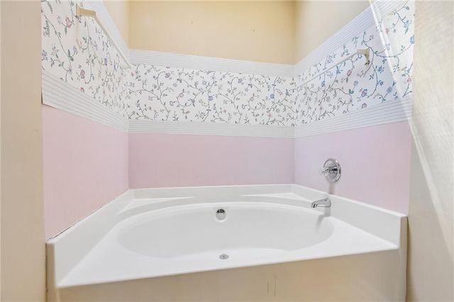 1068 Shadow Lake Drive, Lithonia, GA 30058