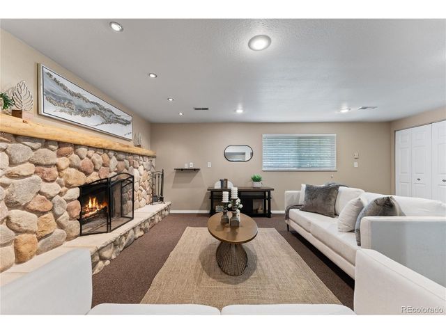 211 Westcott Ave, Colorado Springs, CO 80906