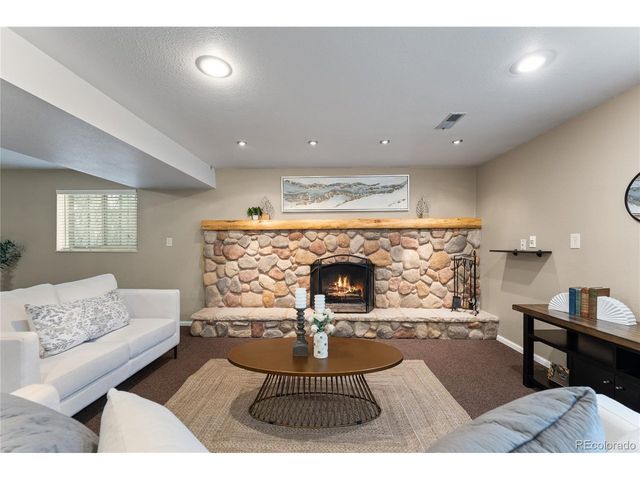 211 Westcott Ave, Colorado Springs, CO 80906