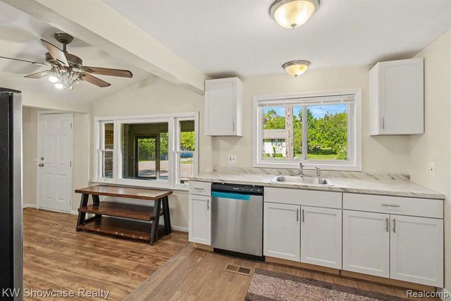 349 W Livingston Road, Highland, MI 48357