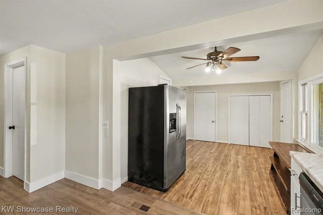 349 W Livingston Road, Highland, MI 48357