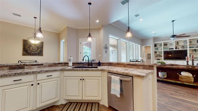 1026 The Cliffs Boulevard, Montgomery, TX 77356