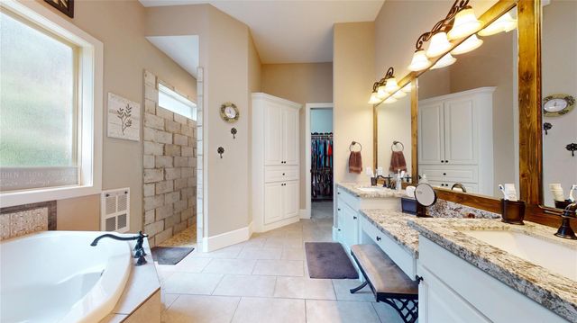 1026 The Cliffs Boulevard, Montgomery, TX 77356