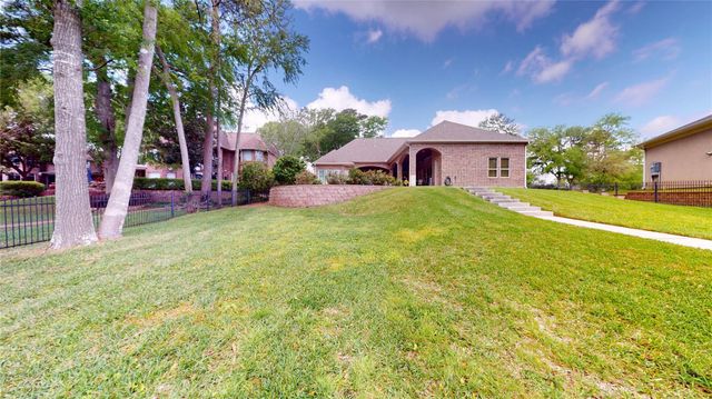 1026 The Cliffs Boulevard, Montgomery, TX 77356