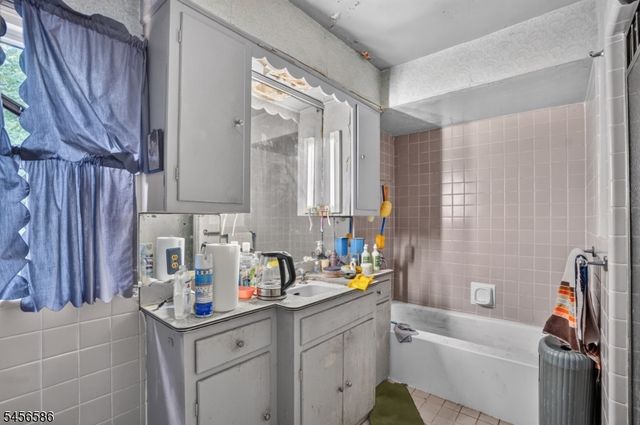 821 S 10Th St, Newark City, NJ 07108