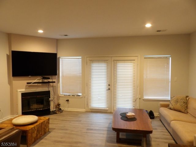 8717 Brittany Drive, Wayne Twp., NJ 07470