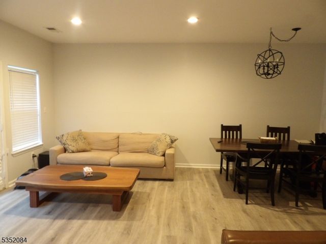 8717 Brittany Drive, Wayne Twp., NJ 07470