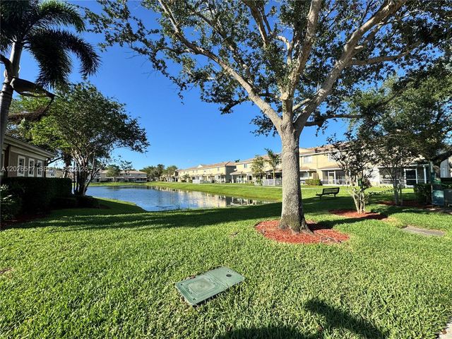 5819 Hampton Hills Blvd, Tamarac, FL 33321
