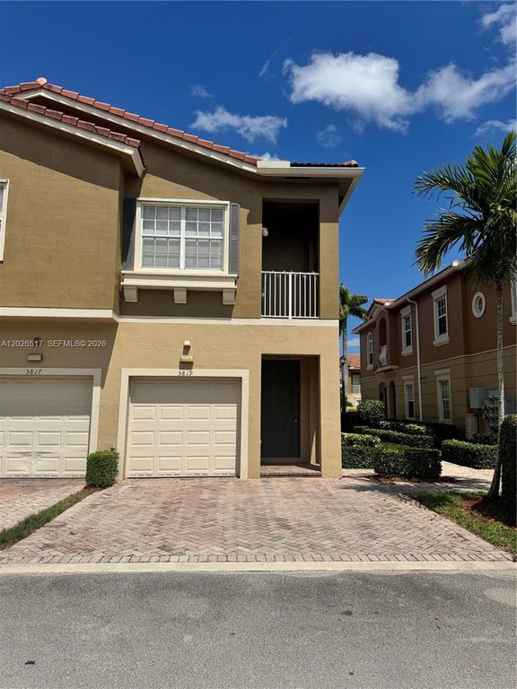 5819 Hampton Hills Blvd, Tamarac, FL 33321