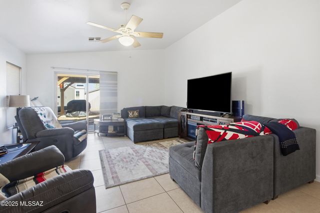 8807 E Mountain Spring Drive, Tucson, AZ 85747