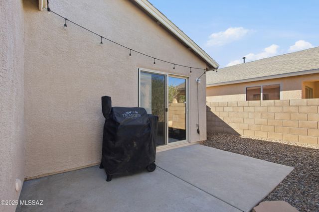 8807 E Mountain Spring Drive, Tucson, AZ 85747