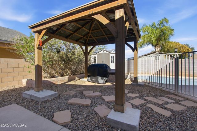 8807 E Mountain Spring Drive, Tucson, AZ 85747