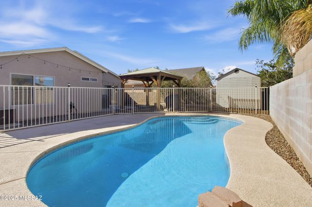 8807 E Mountain Spring Drive, Tucson, AZ 85747