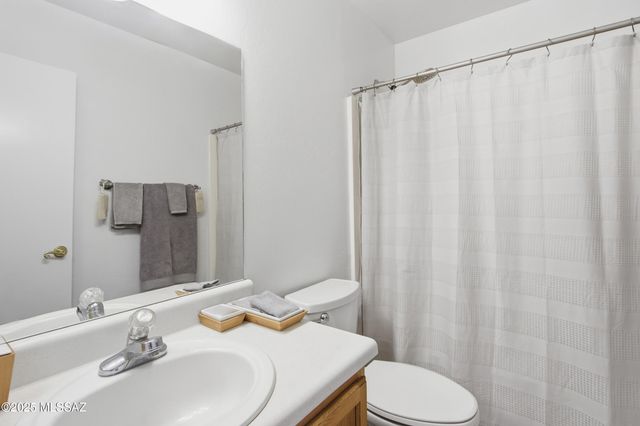 8807 E Mountain Spring Drive, Tucson, AZ 85747