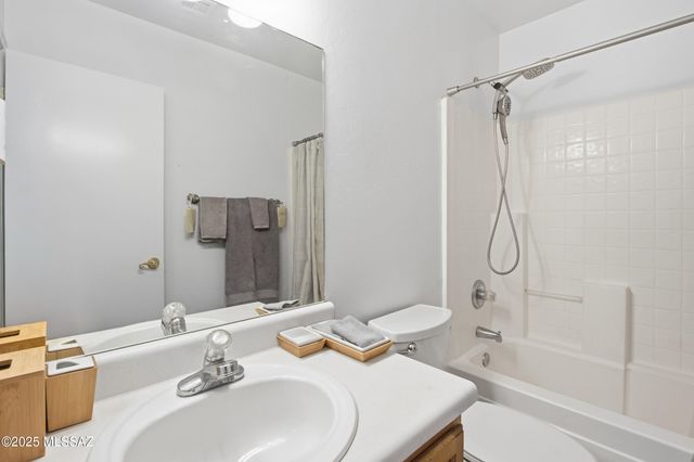 8807 E Mountain Spring Drive, Tucson, AZ 85747