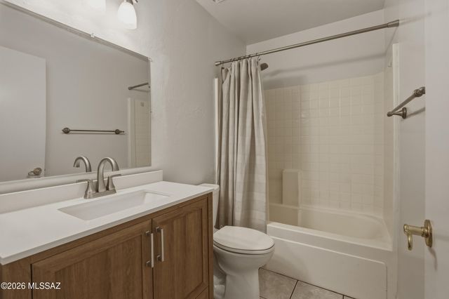 8807 E Mountain Spring Drive, Tucson, AZ 85747