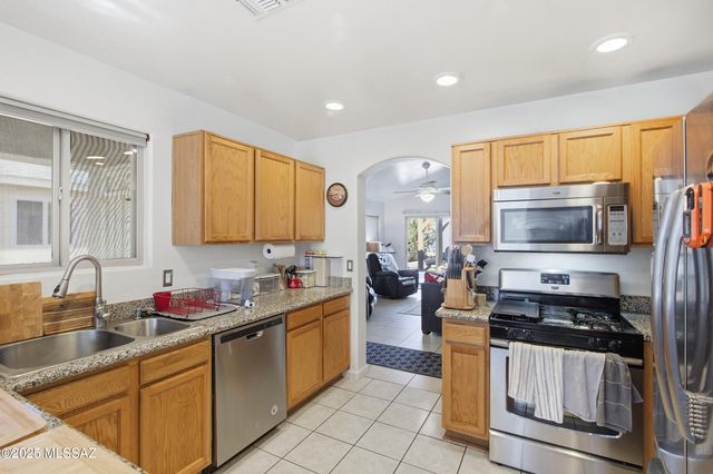 8807 E Mountain Spring Drive, Tucson, AZ 85747