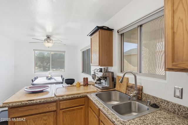 8807 E Mountain Spring Drive, Tucson, AZ 85747