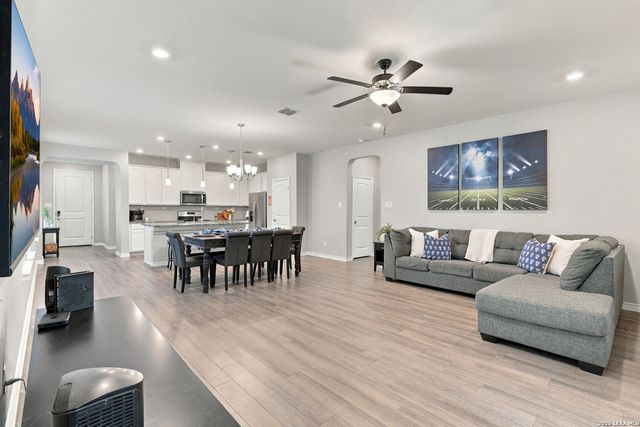 7812 Mireille Mist, Boerne, TX 78015