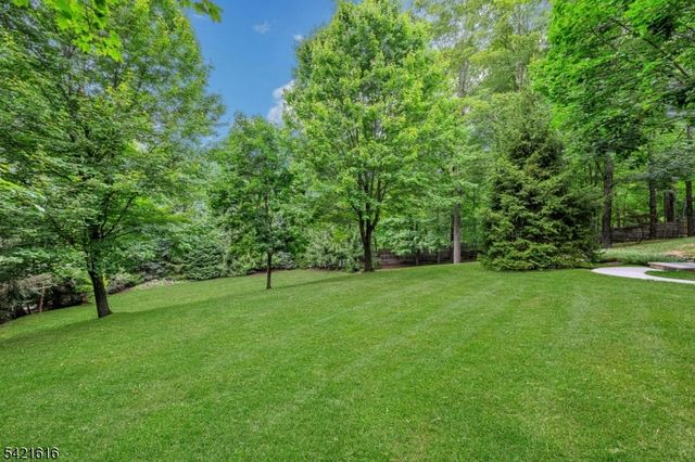 6 Wildlife Run, Boonton Twp., NJ 07005