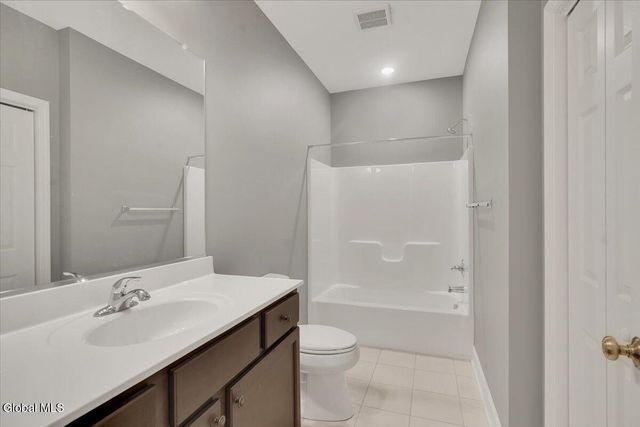 45 Wardley Circle, Cohoes, NY 12047