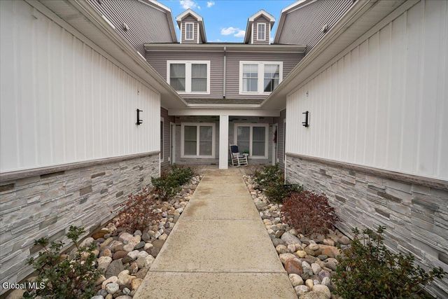 45 Wardley Circle, Cohoes, NY 12047