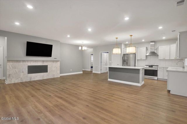 45 Wardley Circle, Cohoes, NY 12047