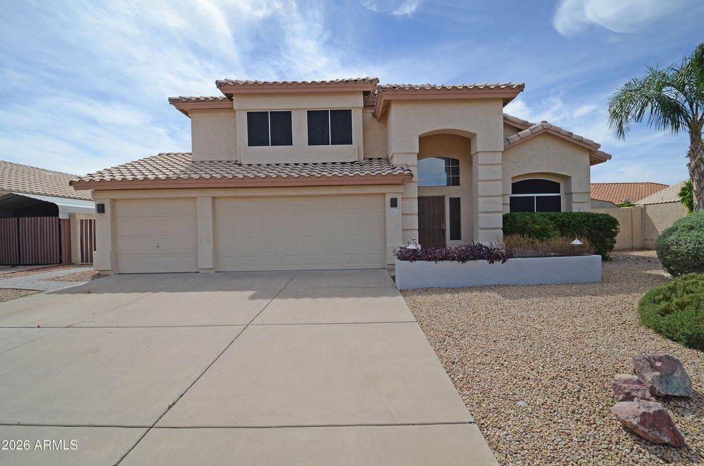 Image 1 of property listing at 3611 E KRISTAL Way, Phoenix, AZ 85050