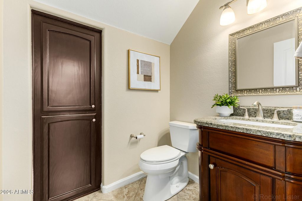 Image 14 of property listing at 3611 E KRISTAL Way, Phoenix, AZ 85050