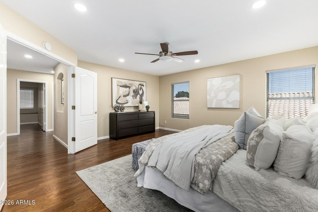 Image 15 of property listing at 3611 E KRISTAL Way, Phoenix, AZ 85050