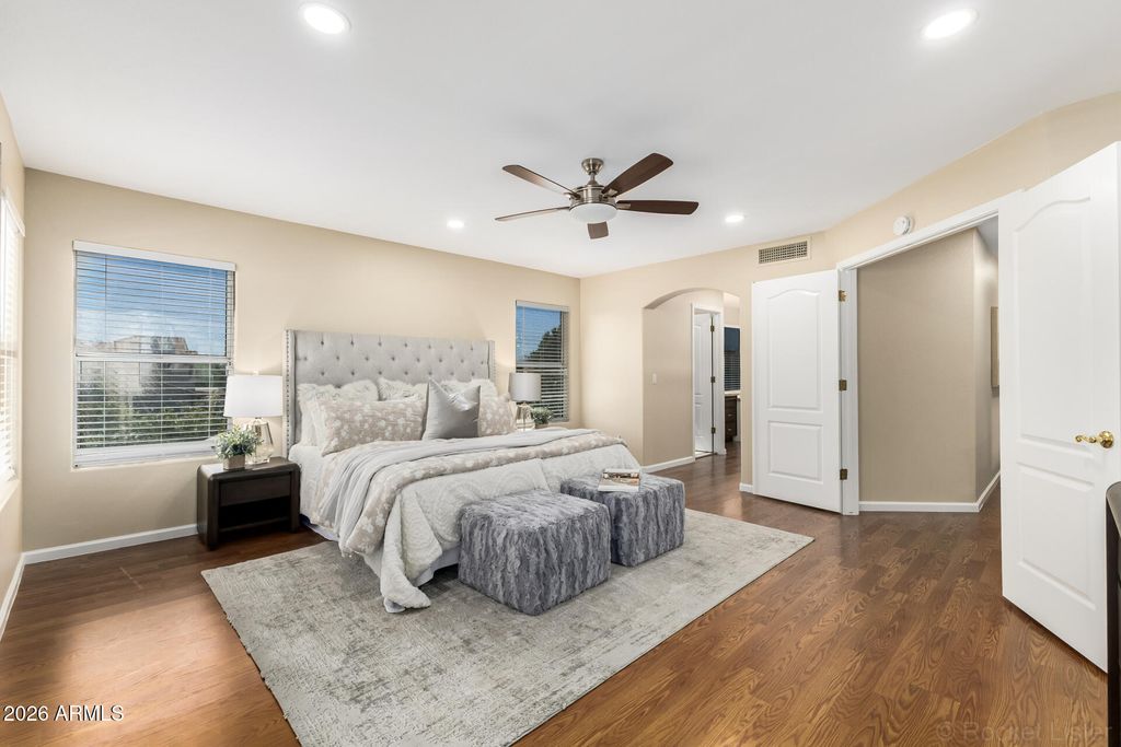 Image 16 of property listing at 3611 E KRISTAL Way, Phoenix, AZ 85050