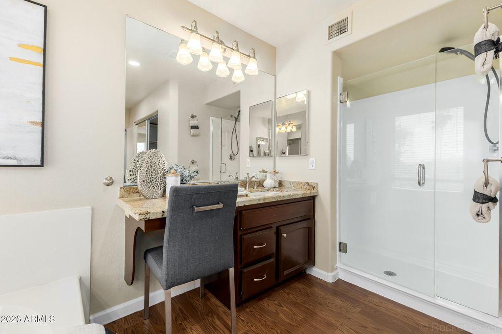 Image 18 of property listing at 3611 E KRISTAL Way, Phoenix, AZ 85050