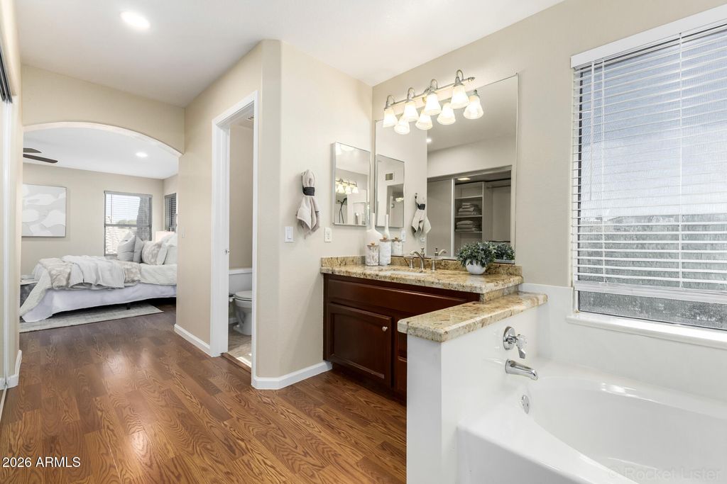 Image 19 of property listing at 3611 E KRISTAL Way, Phoenix, AZ 85050