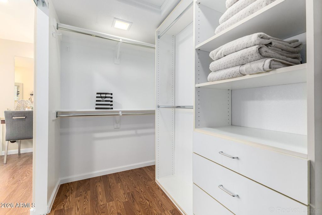 Image 21 of property listing at 3611 E KRISTAL Way, Phoenix, AZ 85050