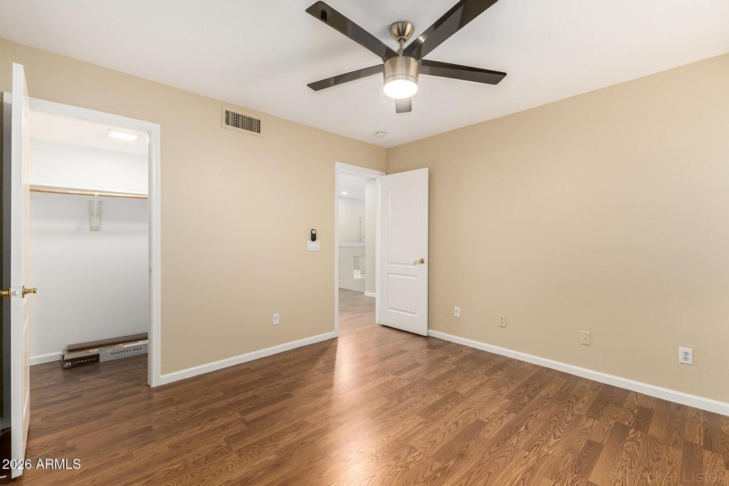 Image 25 of property listing at 3611 E KRISTAL Way, Phoenix, AZ 85050