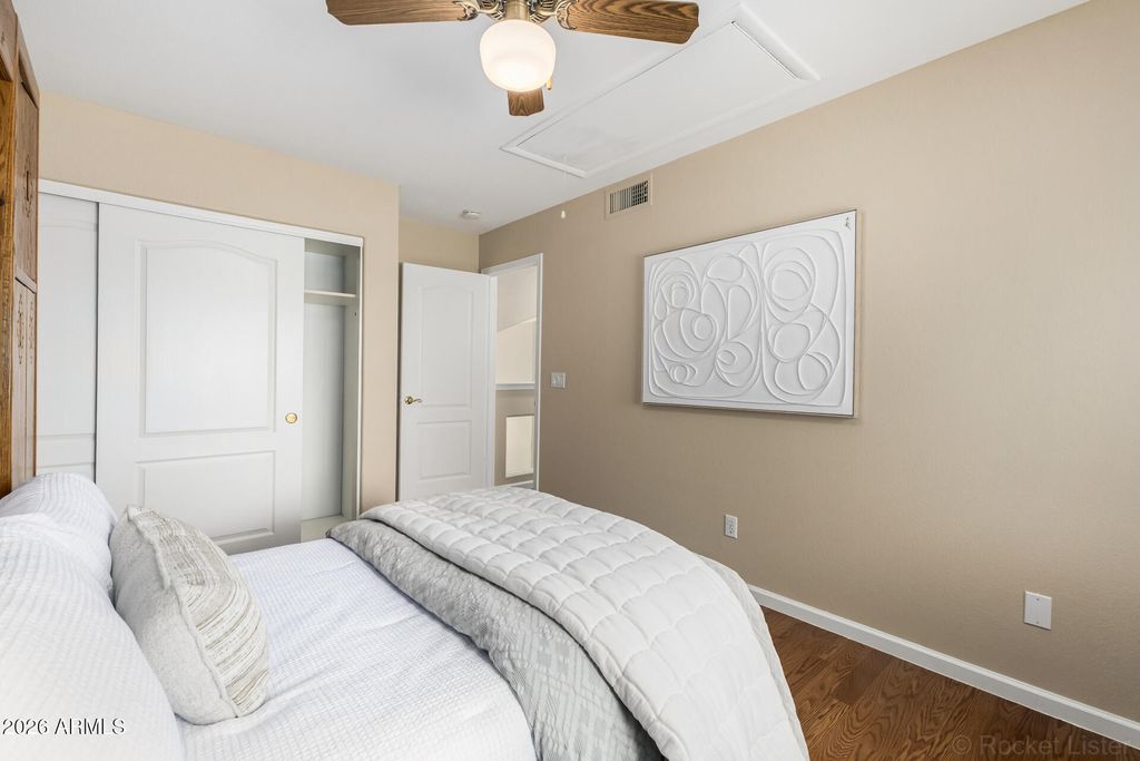 Image 27 of property listing at 3611 E KRISTAL Way, Phoenix, AZ 85050