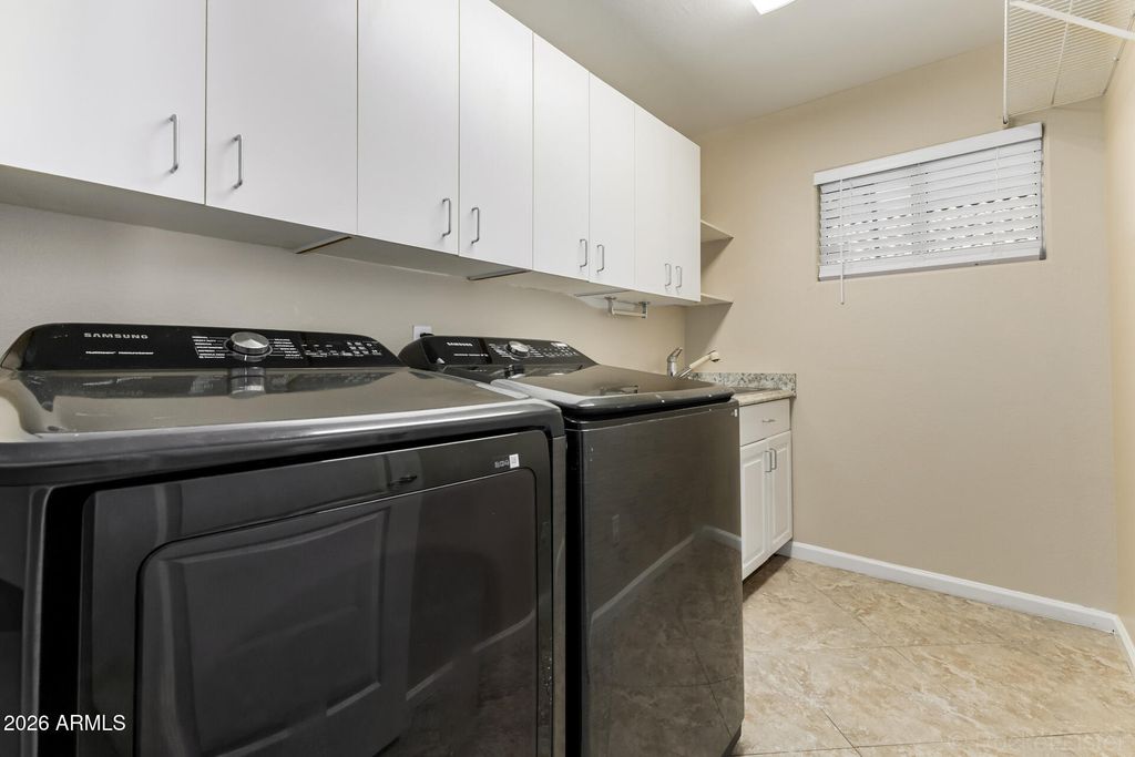 Image 28 of property listing at 3611 E KRISTAL Way, Phoenix, AZ 85050