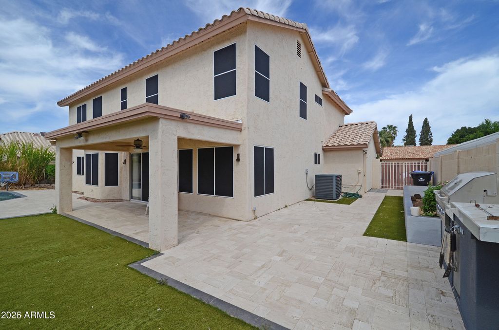 Image 29 of property listing at 3611 E KRISTAL Way, Phoenix, AZ 85050