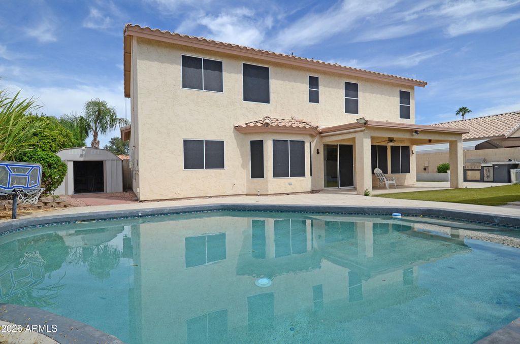 Image 32 of property listing at 3611 E KRISTAL Way, Phoenix, AZ 85050