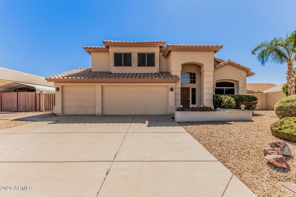 Image 34 of property listing at 3611 E KRISTAL Way, Phoenix, AZ 85050