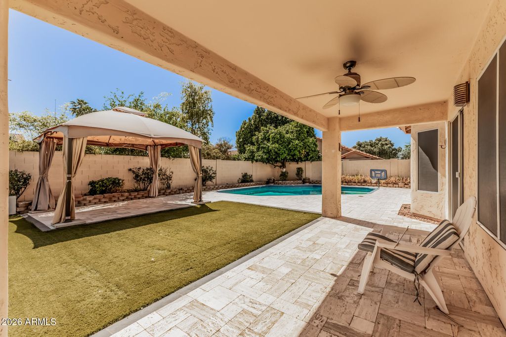 Image 37 of property listing at 3611 E KRISTAL Way, Phoenix, AZ 85050