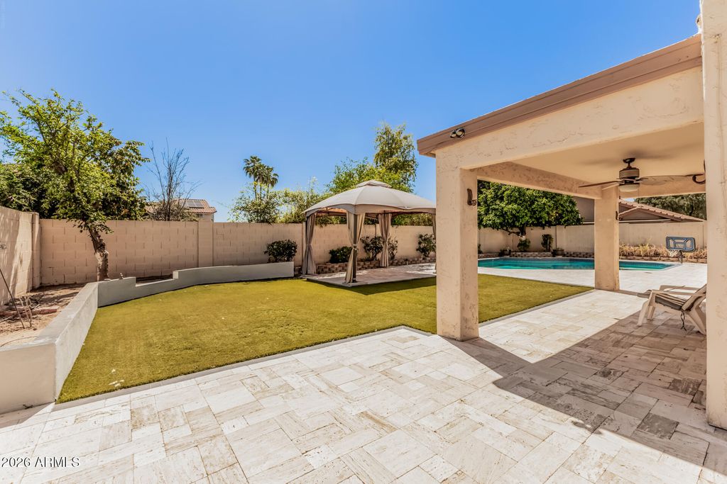 Image 38 of property listing at 3611 E KRISTAL Way, Phoenix, AZ 85050